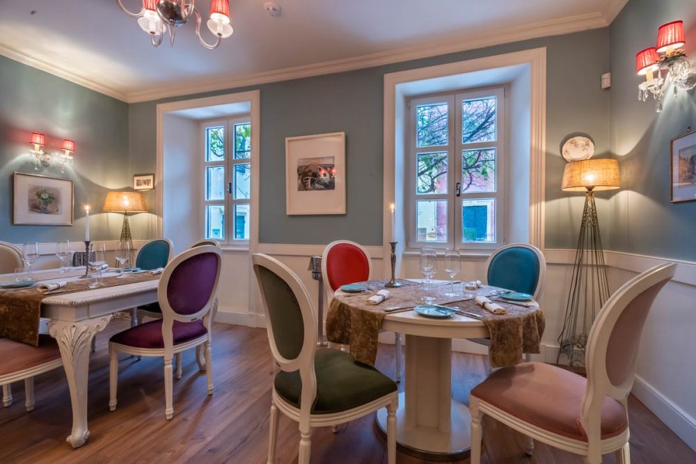 venetian well fine dining restaurant corfu old town 02