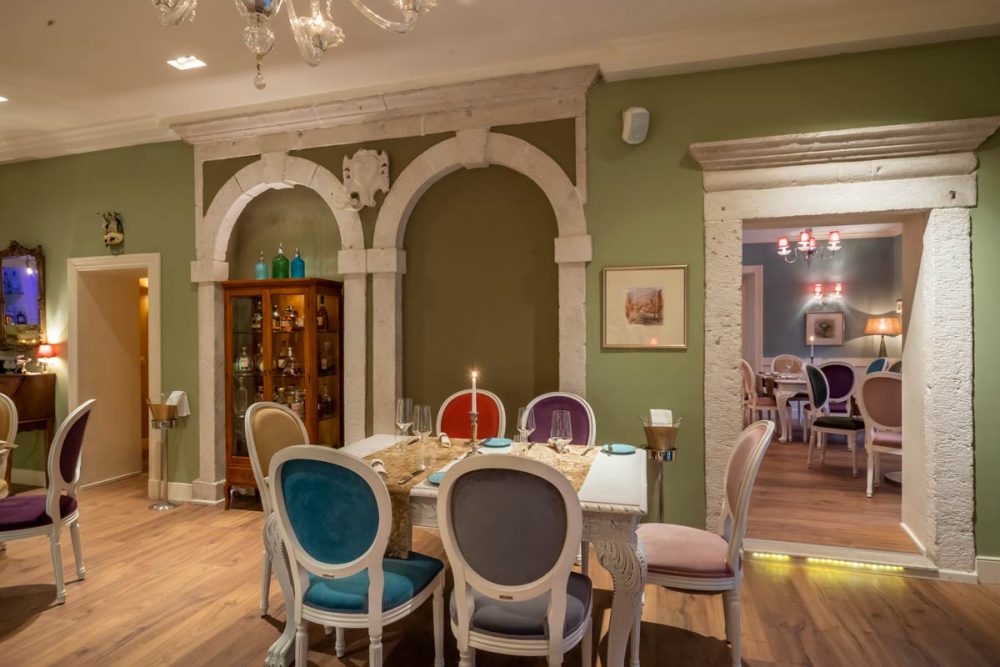 venetian well fine dining restaurant corfu old town 04