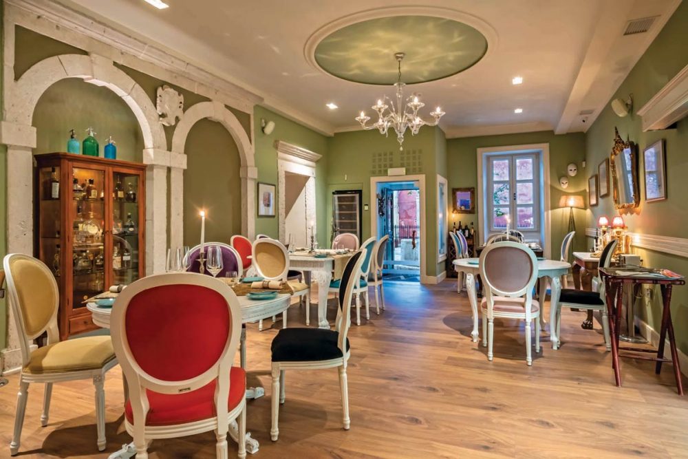 venetian well fine dining restaurant corfu old town 07